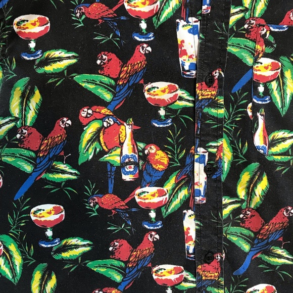 DC button down Large - Picture 3 of 3